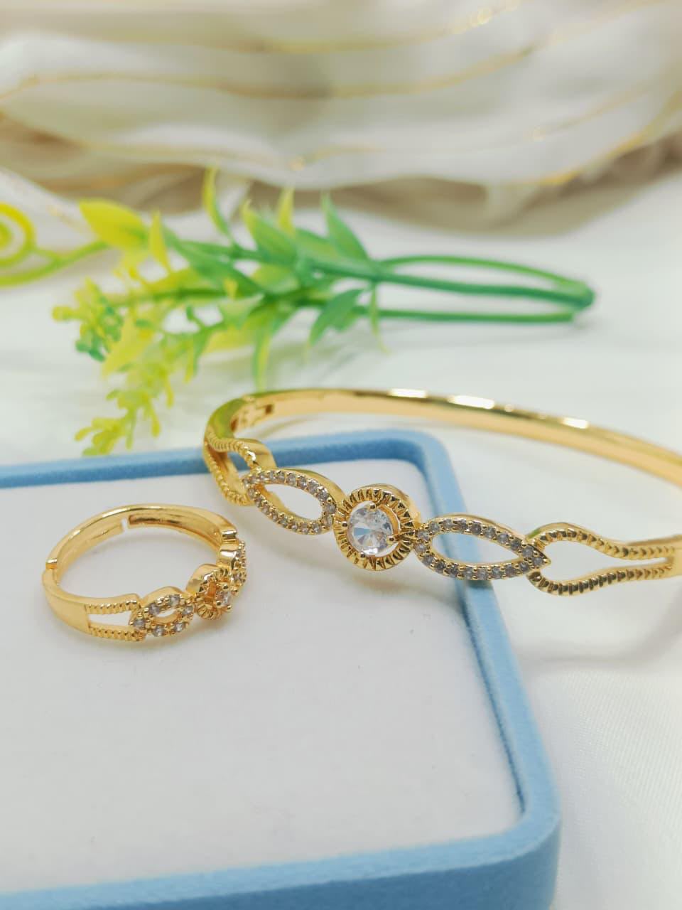 Gold-plated circle link bangle and ring set – luxury display